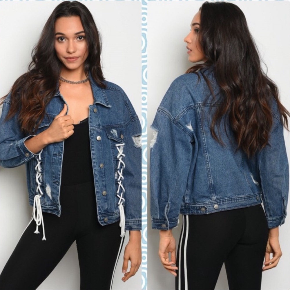 🌼🌸 Distressed Jean Jacket